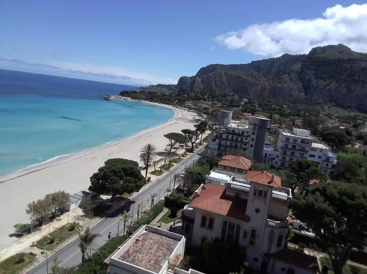 Villa Azzurra Beachfront Mondello - Палермо Екстер'єр фото